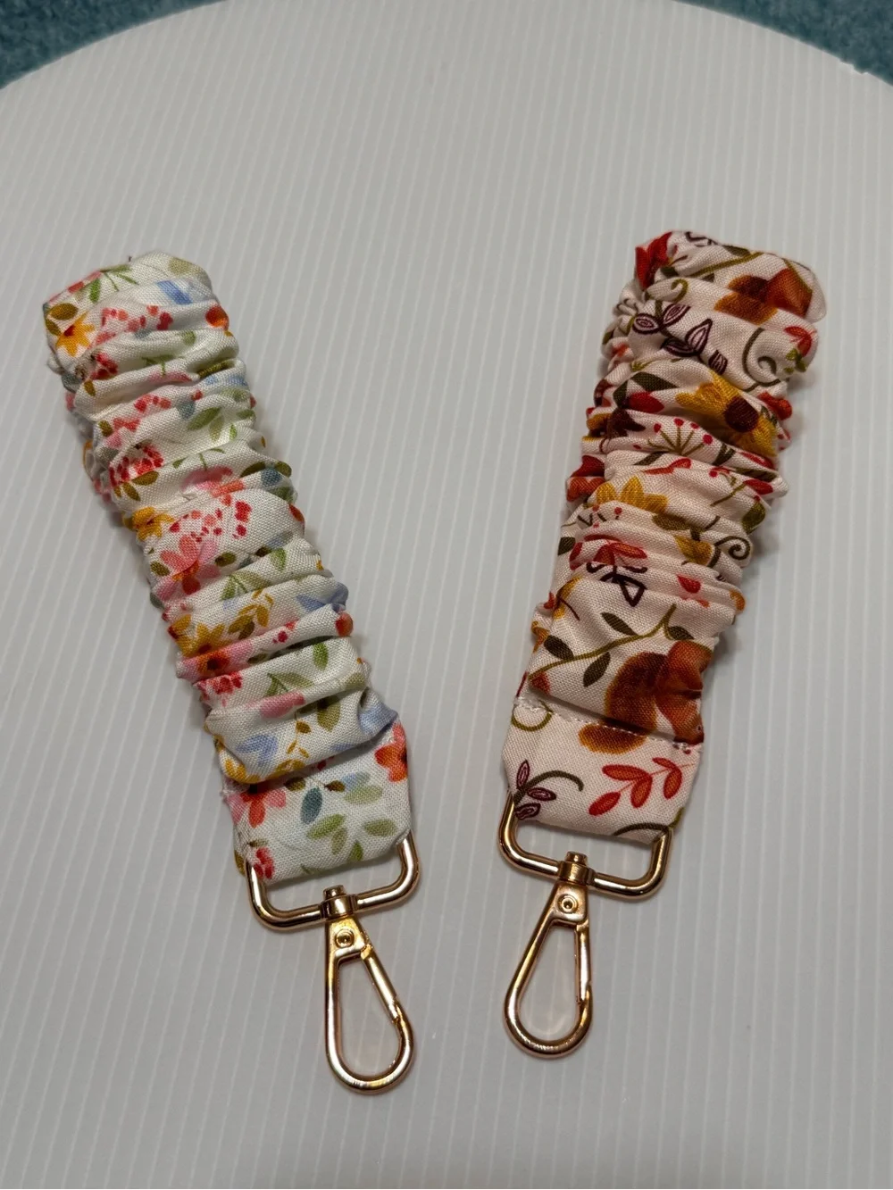 Set 2 Floral Ruched Key & Card Holder Strap Gold Clip - Multicolor